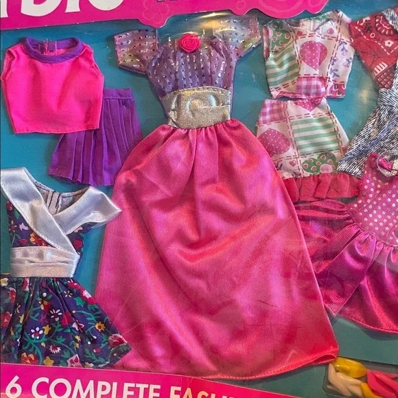 Vintage 90s Barbie Doll Fashion Gift Set 6 Outfits Formal and Casual Clothes - Picture 4 of 8
